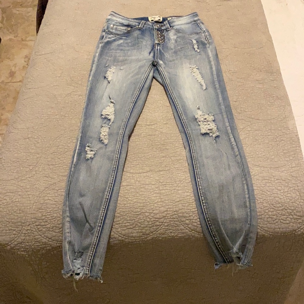 High waisted ripped jeans